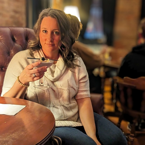 Meet your Posher, Holly - Picture 4 of 5